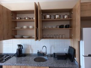 Küche/Küchenzeile in der Unterkunft Kıvanç Residence