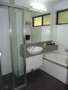 Bathroom sa Barwon Valley Lodge