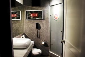 Bilik mandi di BTH Hotel – Boutique Concept