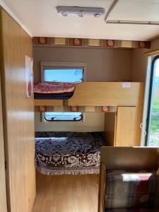 Camping Rogowo客房内的一张或多张双层床