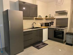 Zdjęcie z galerii obiektu Très grand appartement dans villa à 15 minutes de nice w mieście Colomars