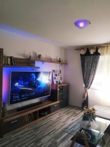 TV i/ili multimedijalni sistem u objektu Braavos Apartment 2 - Šibenik city center