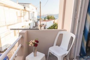 Balkón alebo terasa v ubytovaní Jaana & Akis Holiday Home 1&2, Haraki