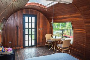 Istumisnurk majutusasutuses Glamping The Mountain