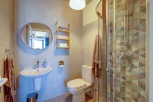 Koupelna v ubytování Sliema Creek Suites