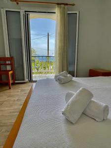 Gallery image of Cosy Apartment With Sea View Close To The Beach in Nikiana