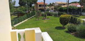 Κήπος έξω από το Vila Rosada
