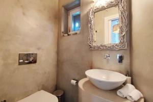 Koupelna v ubytování Amarienitas Suites