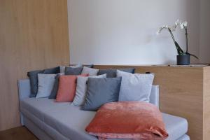 Postel nebo postele na pokoji v ubytování dolomites view apartment