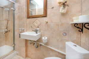 Ένα μπάνιο στο VILLA PALMERA +12 φωτογραφίες