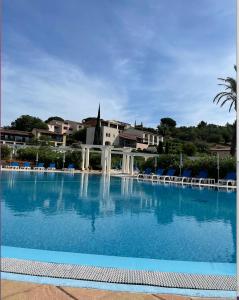Fotografia z galérie ubytovania Parcs de Grimaud appartement 4 personnes vue mer v destinácii Grimaud