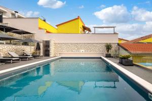 Bazén v ubytování Crikvenica Apartment 19 nebo v jeho okolí