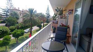 Balkón alebo terasa v ubytovaní Las MARINAS PLAYA 90 m + 24 fotografií
