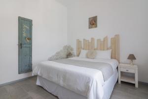 Posteľ alebo postele v izbe v ubytovaní Ble Oneiro villa CRYSTAL + 37 fotografií