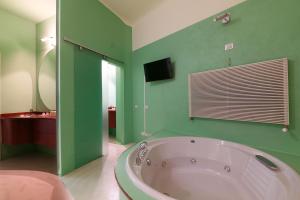 Kúpeľňa v ubytovaní PRESTIGE BOUTIQUE HOMES - Garden & Pool