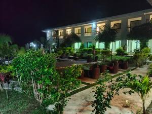 Nadi Fancy Hotel外面的花园