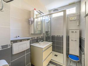Zdjęcie z galerii obiektu Studio Charmant avec Vue sur Port - Proche Commerces et Plages, Étel, Morbihan - FR-1-479-127 w mieście Étel