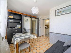 Zdjęcie z galerii obiektu Studio Charmant avec Vue sur Port - Proche Commerces et Plages, Étel, Morbihan - FR-1-479-127 w mieście Étel