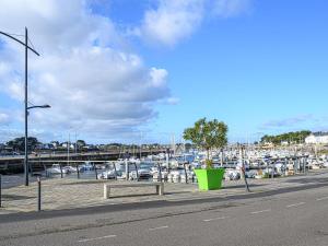 Zdjęcie z galerii obiektu Studio Charmant avec Vue sur Port - Proche Commerces et Plages, Étel, Morbihan - FR-1-479-127 w mieście Étel