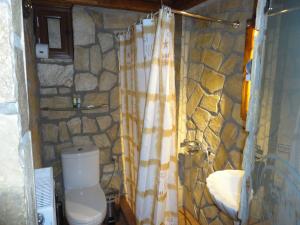 Ванная комната в eco oneiro resort