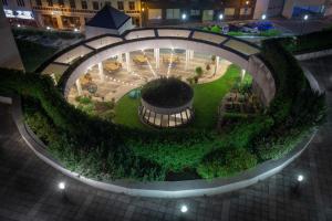 Vonkajšia záhrada v ubytovaní Crowne Plaza Bratislava by IHG