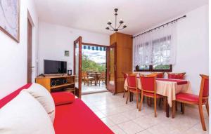 Fotografie z fotogalerie ubytování Apartment in Jadranovo 41867 v destinaci Jadranovo