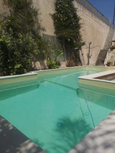 בריכת השחייה שנמצאת ב-Casa vacanza il sogno או באזור