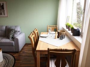Posezení v ubytování Schöne Wohnung in ruhiger Lage mit Garten.