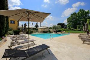 Luxury Aurelia Apartment with Swimming Pool tesisinde veya buraya yakın yüzme havuzu