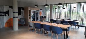 Appart Hotel Odalys City Toulouse Blagnac Aéroport餐厅或其他用餐的地方