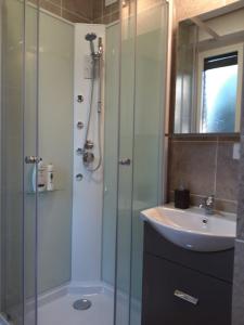 A bathroom at Bed&breakfast BBqueen Sandonato Policlinico