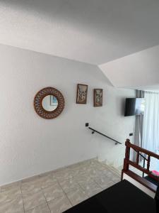 Telewizja i/lub zestaw kina domowego w obiekcie Fantastic Bungalow Playa de Las Américas