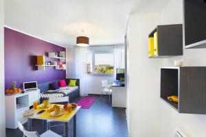 Jedlo v apartmánovom hoteli alebo blízkom okolí + 11 fotografií