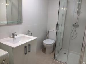 Bilik mandi di Apartamentos Miradores +53 gambar