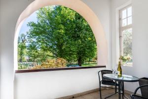 Vonkajšia záhrada v ubytovaní Park Apartment (Parkowy) Happy Hours