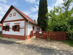 Budova, v ktorej sa dovolenkový dom nachádza