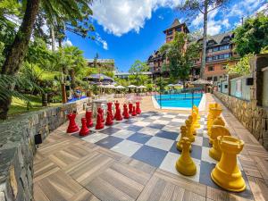 A piscina localizada em Hotel Recanto da Serra ou nos arredores