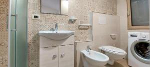 A bathroom at Appartamento Brigida Bilocale 3 posti vicino al centro