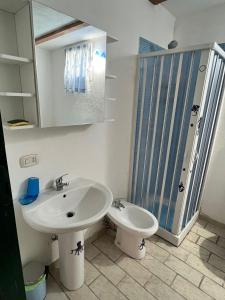 A bathroom at La Casetta Blu Még 7 kép