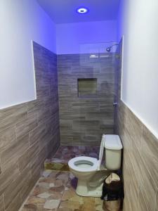 Ванная комната в Hostal Las Orquideas