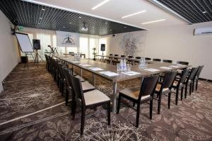 Zona de afaceri și/sau sala de conferințe de la Hotel Babilonas
