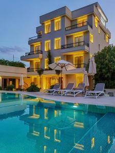 Bazén v ubytovaní Avanti Hotel & Spa alebo v jeho blízkosti