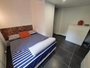 Giường trong phòng chung tại villa , quartier Pinède au Cap d'Agde +28 ảnh
