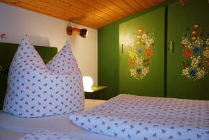 Ein Bett oder Betten in einem Zimmer der Unterkunft Haus Mitterstang