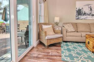 Gallery image of Bungalow Beach Place 1 in Clearwater Beach