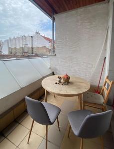 Posedenie v ubytovaní 2 bedroom 107 m2 loft with balcony