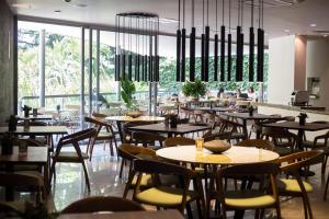 Restoran või mõni muu söögikoht majutusasutuses Hotel Estelar Blue