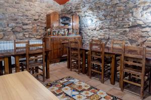 Restaurace v ubytování Albergue de peregrinos en CIRAUQUI - CASA MARALOTX Camino de Santiago + 55 fotografií