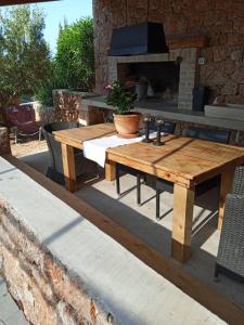 Patio lub wspólna przestrzeń na świeżym powietrzu w obiekcie Apartmani Nila