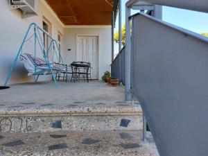 Balkón nebo terasa v ubytování Lakeside Green Balcony Home